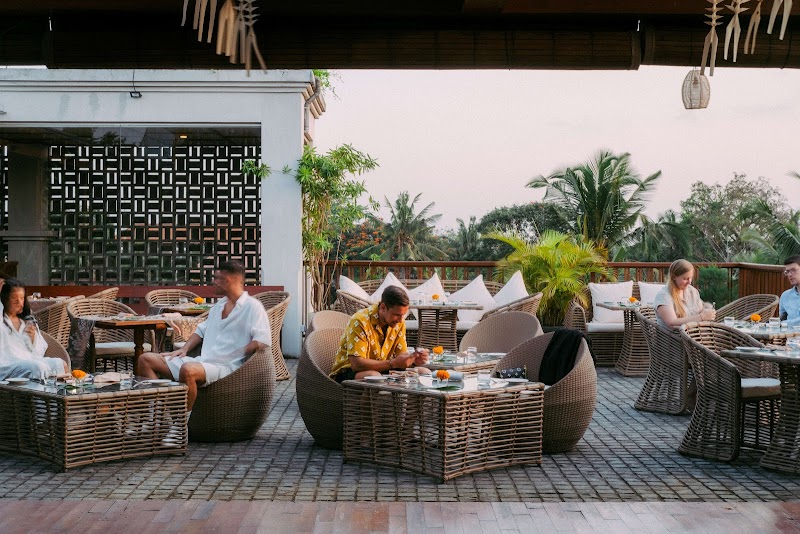 סקיי לאונג' ביי אלי'ס קיצ'ן