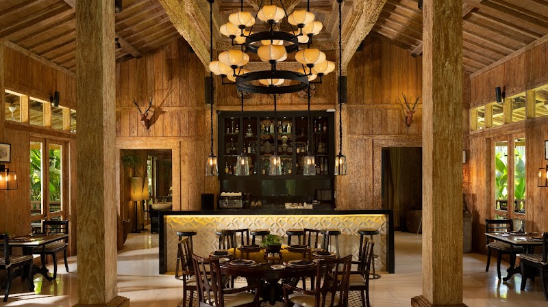 קאיומניס רסטו ג'ימבאראן