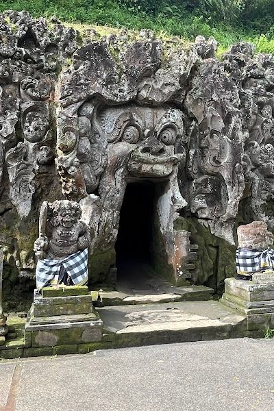 מערת הפיל — מקדש עתיק מהמאה ה-9