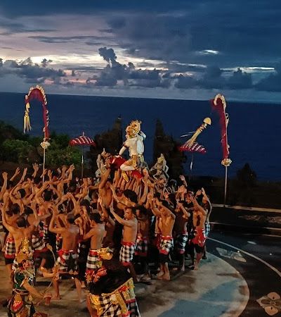 ריקוד הקצ'אק באולוואטו — הופעה על קצה הצוק — תמונה 5