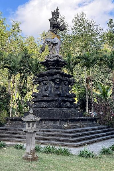 מקדש תירתה אמפול — להיטהר במי המעיין הקדושים — תמונה 5