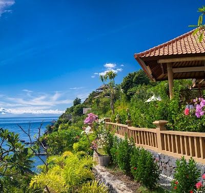 בלו מון וילאס עמד