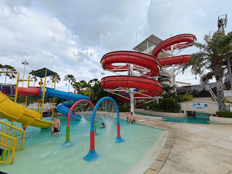 פינס רקריאיישן קלאב קאנגו — תמונה ראשית