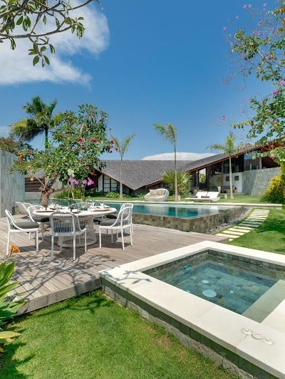 ה-לייאר וילאס סמינייק