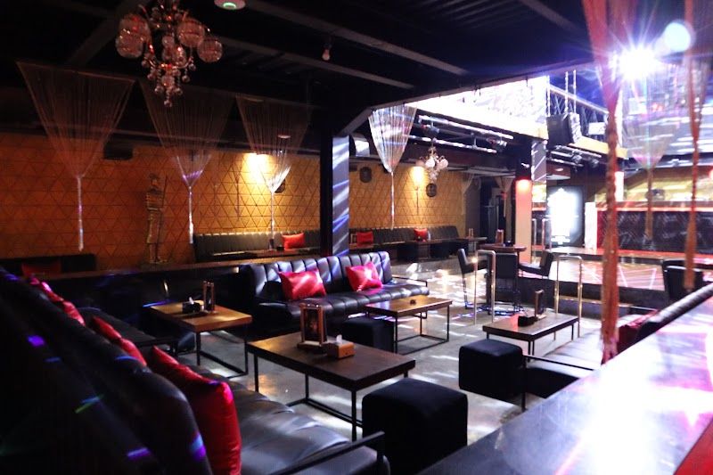 בראדר קלאב באלי — תמונה ראשית