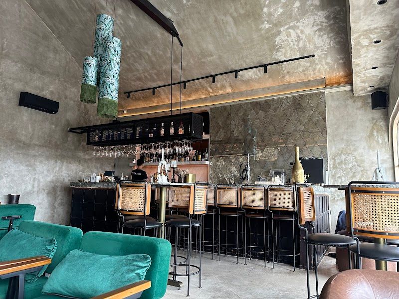 מנהטן קיטשן אנד קוקטייל בר — תמונה ראשית