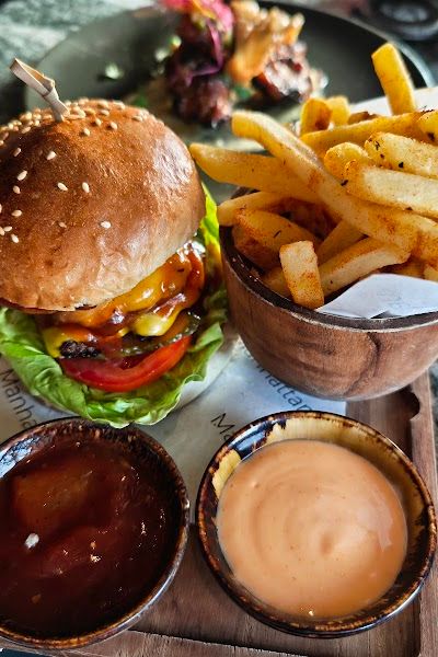 מנהטן קיטשן אנד קוקטייל בר — תמונה 4