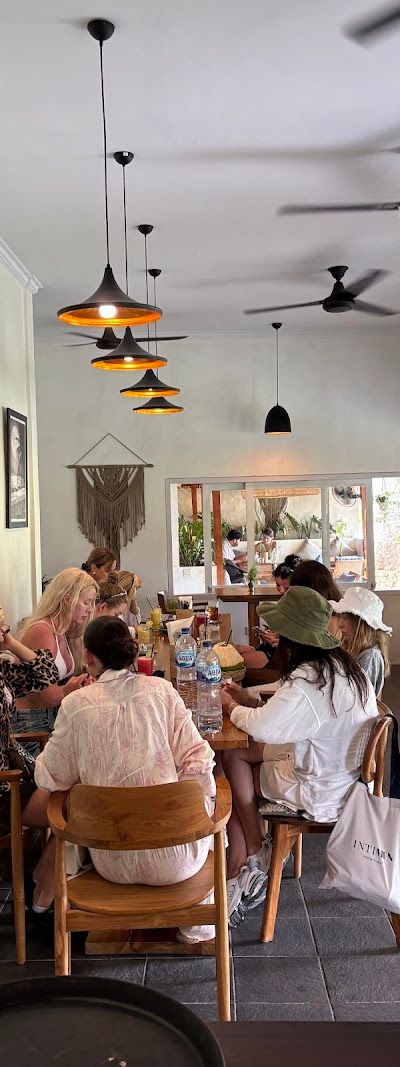 איסטסייד פנידה קיטשן אנד בר