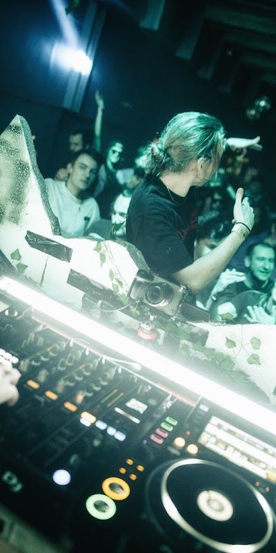 קרוס קלוב - המועדון התעשייתי האייקוני של פראג