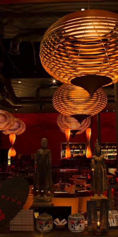 סאסאזו - מסעדה ומועדון אסייתי בהולשוביצה